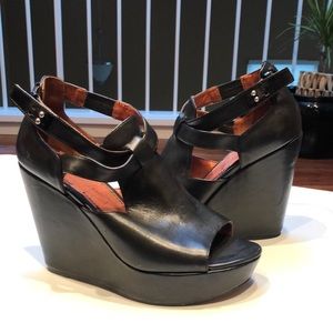 Black Leather Platform Heels 👠 ✨